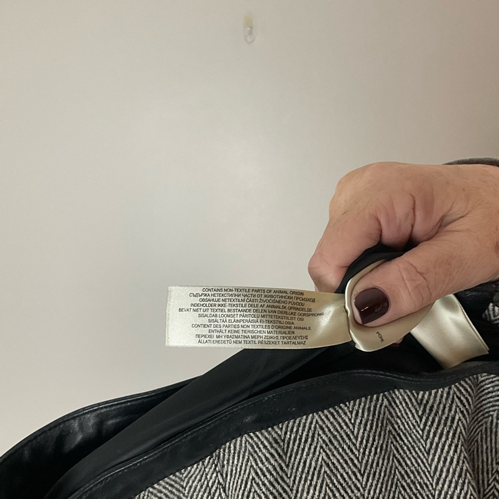 Burberry Brit Classic Black & White Tweed Pencil Skirt Zip Details Leather Trim - Picture 4 of 8
